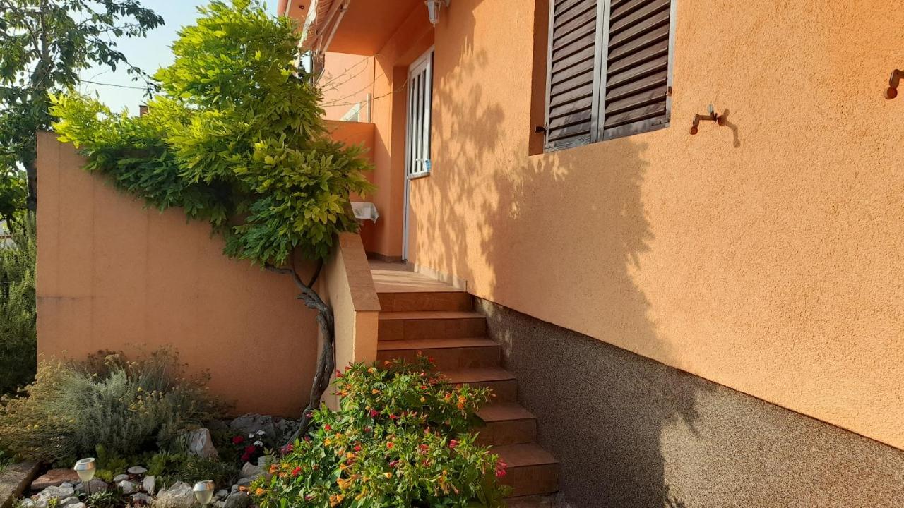 Apartments Mare Croatia Сень Экстерьер фото