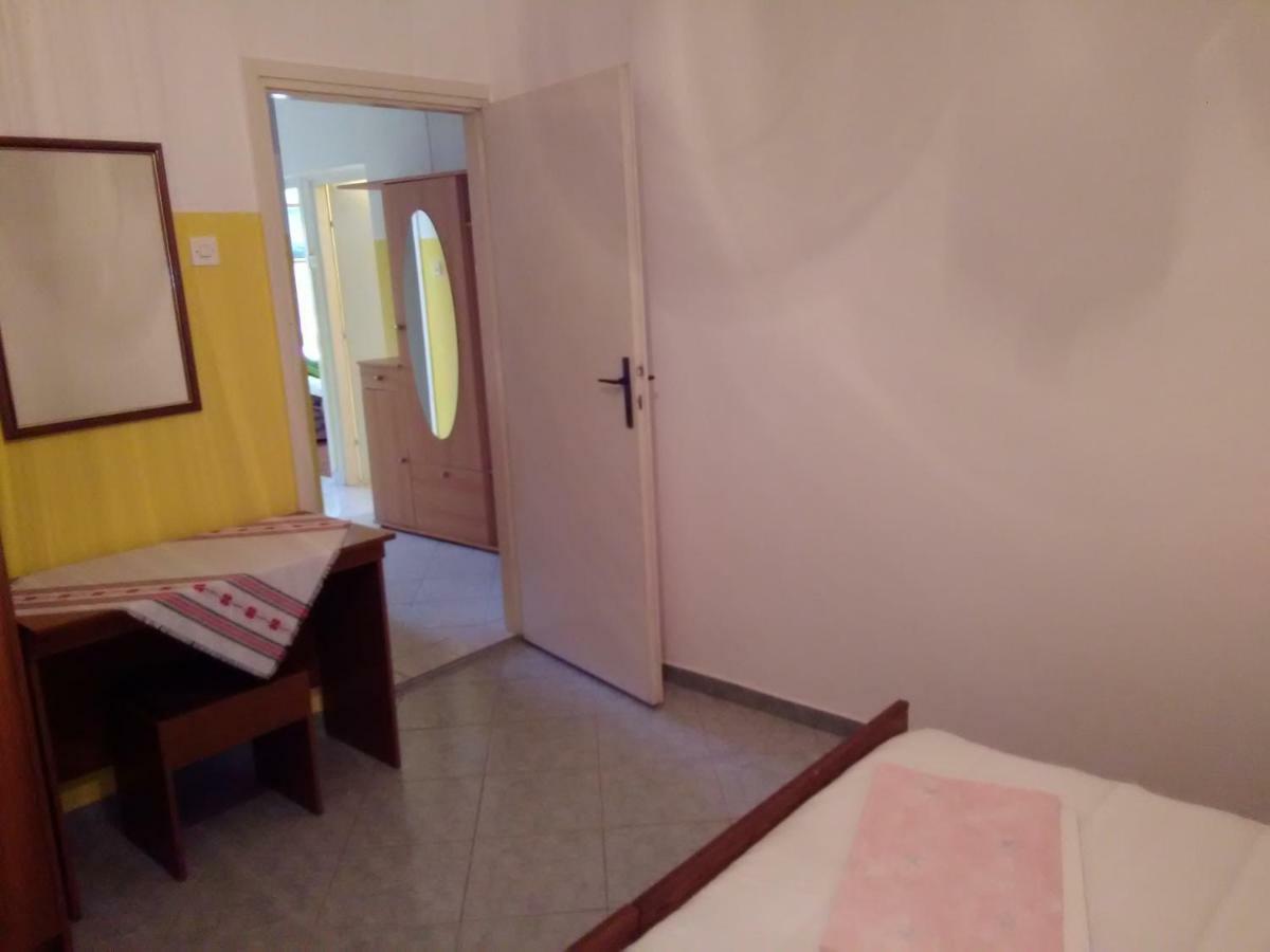 Apartments Mare Croatia Сень Экстерьер фото